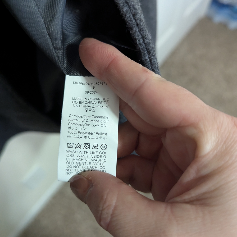 Chic Gray Double-Breasted Coat - image 7